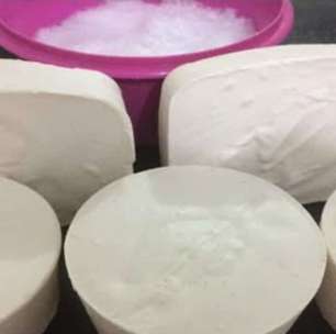 Sabão caseiro feito com apenas 3 ingredientes para você economizar e ter uma limpeza poderosa