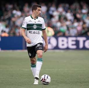 Carlos de Pena fica perto de atuar por seu quarto time no Brasil