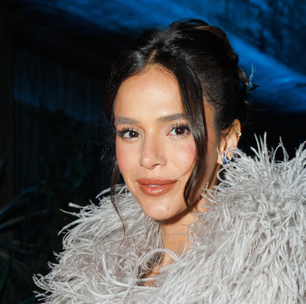 Após viagem romântica com Shawn Mendes, Bruna Marquezine muda o visual; veja resultado