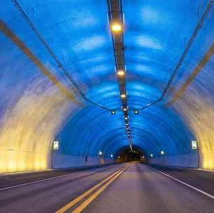 Com 24,5 km, o túnel na Noruega que usa luzes coloridas para simular o nascer do sol e manter motoristas acordados