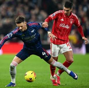 Nottingham Forest resiste em casa e empata com o líder Arsenal