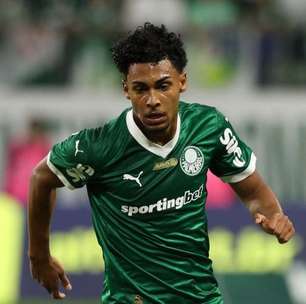 Palmeiras pode abrir espaço no elenco para Almada ou Arias