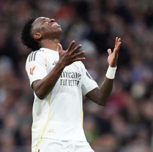 Arbeloa defende Vini Jr após vaias: "Carregou o time nas costas"