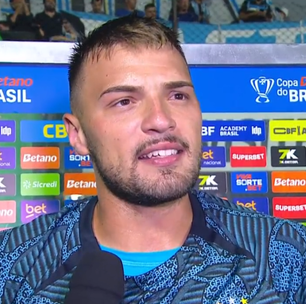 Gabriel Grando quebra o silêncio e reage à chegada de Weverton no Grêmio: "Nunca disse que não ia ficar"