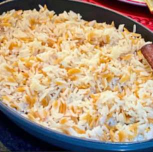 Arroz sírio delicioso e fácil para variar o cardápio