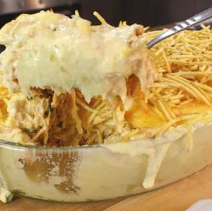 Escondidinho invertido de fricassê: uma receita simples, rápida e muito cremosa para o seu almoço