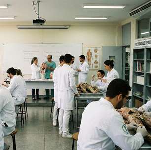 Quase metade dos cursos de medicina do Rio pode ser punida após notas baixas no Enamed