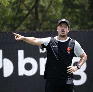 Vasco negocia meia-atacante e acumula sete saídas no elenco