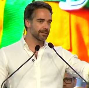 Eduardo Leite é vaiado durante evento com Lula e ironiza: 'Este é o amor que venceu o medo?'