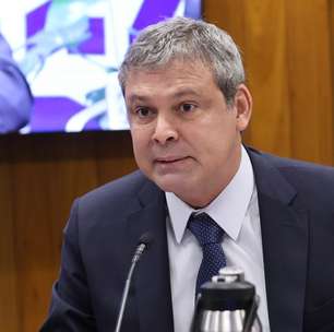 Lindbergh aciona Justiça contra Flávio Bolsonaro por vídeo editado de Lula