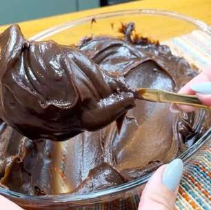 Recheio de brigadeiro: a base ideal e muito cremosa para rechear seus bolos e sobremesas favoritas