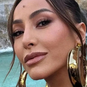 Sabrina Sato surge diferente e web questiona 'novo rosto': 'Está careca?'
