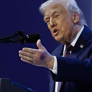 Trump afirma que "armada" dos EUA está indo em direção ao Irã