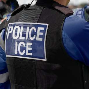 Parece um aplicativo comum, mas é uma armadilha: os EUA transformaram o celular na arma perfeita para deportar imigrantes