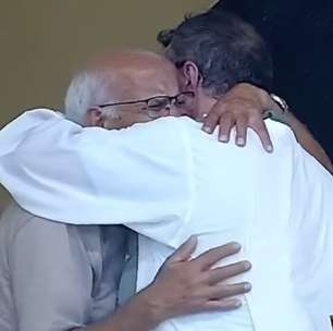 Idoso é acolhido por padre após descobrir morte do neto durante missa