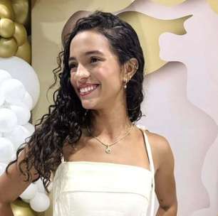 Vestido brilhante com fenda alta e bolo de 4 andares: Rayssa Leal comemora 18 anos com festa luxuosa; skatista é dona de fortuna milionária