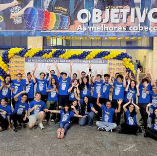 Com rostos pintados, estudantes celebram aprovação na USP: 'Sonho se tornando realidade'