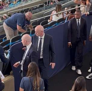 Gianni Infantino, presidente da Fifa, marca presença em clássico estadual