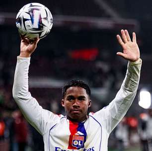 Endrick marca primeiro hat-trick da carreira em goleada do Lyon