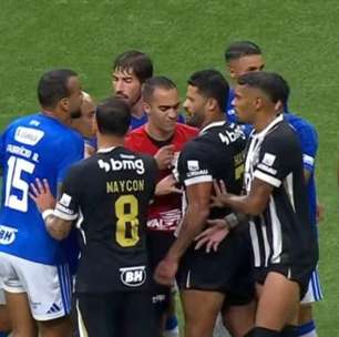 Vídeo! Leitura labial revela xingamentos em discussão entre Hulk e Kaio Jorge no clássico