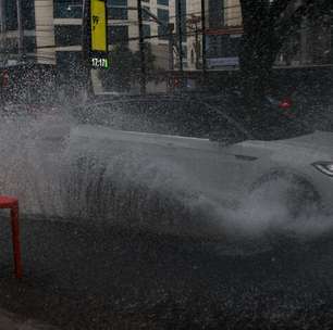 Idoso morre arrastado por enxurrada durante chuva em São Paulo