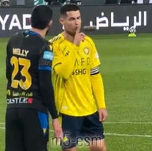 Vídeo: Cristiano Ronaldo provoca zagueiro com convite para "cavalinho"