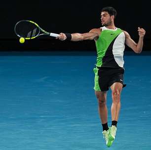 Alcaraz vence e garante vaga na semifinal do Australian Open