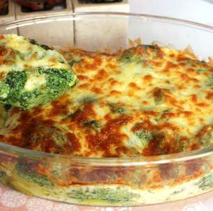 Gratinado de batata: opção cremosa com espinafre que vai transformar o seu almoço de domingo em família
