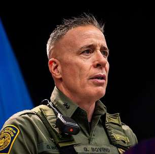 Chefe anti-imigração de Trump vai deixar Minneapolis após morte de enfermeiro