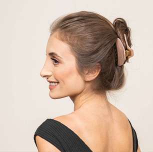 5 penteados com piranhas de cabelo para enfrentar o verão com estilo