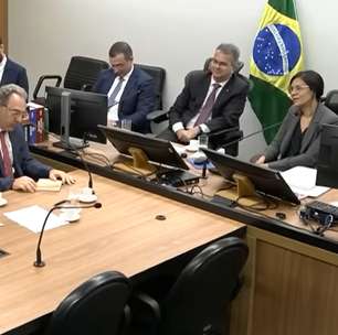 'Tá tentando me pegar desde 2019', brinca Vorcaro com investigador da PF