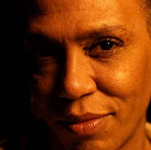 'É complicado as pessoas entenderem que uma pessoa trans pode ter câncer', diz atriz Valéria Barcellos