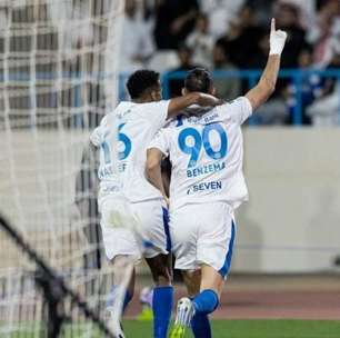 Benzema brilha na estreia, marca hat-trick e comanda goleada do Al-Hilal