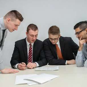 As empresas que eliminaram o trabalho remoto enfrentam um grande problema: estão demorando mais para preencher suas vagas