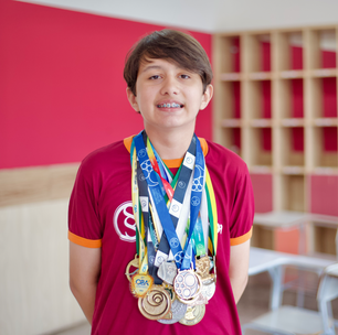 Com 12 anos e cursando ensino fundamental, estudante é aprovado na UERJ: 'Caminho certo para o futuro'