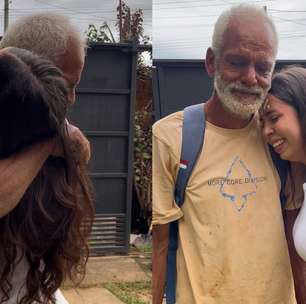 Pedreiro se emociona ao descobrir que filha foi aprovada em universidade: 'Essa vitória é nossa'