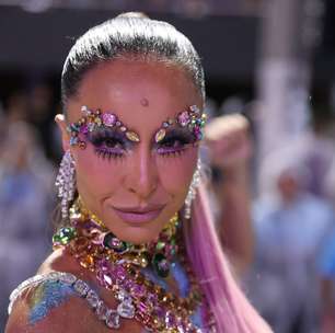 Carnaval: Sabrina Sato usa fantasia com 3 mil cristais em ensaio