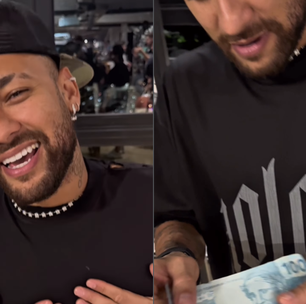 DJ viraliza ao presentear Neymar Jr com nota de R$ 100: 'Devolve, era brincadeira'; assista o vídeo