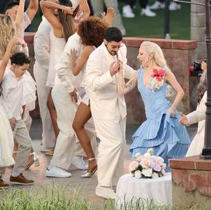 Bad Bunny leva cultura latina para show com Lady Gaga e Ricky Martin no Super Bowl; veja fotos