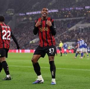 Técnico do Bournemouth elogia Rayan: "Jogou muito bem"
