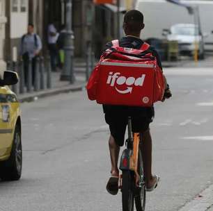 Poder, monopólios e poucas regras: como iFood e Uber dominam o mercado e ignoram direitos no Brasil