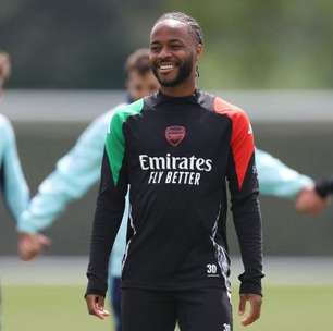 Sterling é anunciado por novo clube e vai jogar fora da Inglaterra