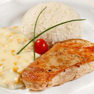 Frango empanado com creme de milho: passo a passo fácil