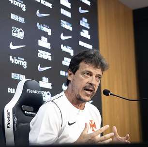 Diniz se irrita com repórter após derrota do Vasco; "não é a primeira vez que você faz isso"