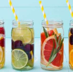 Água saborizada: 7 opções refrescantes para se hidratar no calor