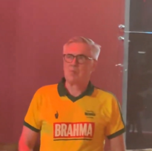 Em Salvador, Léo Santana faz pedido para Ancelotti: 'Coloca o Neymar nessa Seleção'