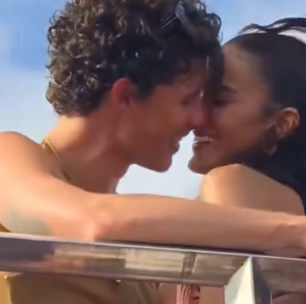 Leitura labial revela o que Bruna Marquezine disse para Shawn Mendes em trio em Salvador