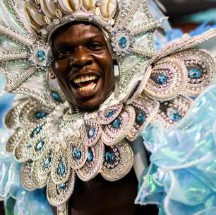 Veja fotos da Paraíso do Tuiuti no 3º dia de desfiles na Sapucaí, no Rio de Janeiro