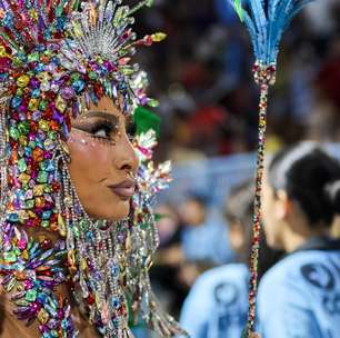 Veja fotos da Sabrina Sato desfilando pela Unidos de Vila Isabel na Sapucaí, no Rio de Janeiro