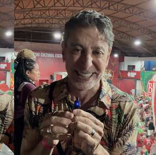 Ator Cassio Scapin canta samba-enredo e se declara à Mocidade Alegre após título no carnaval de SP